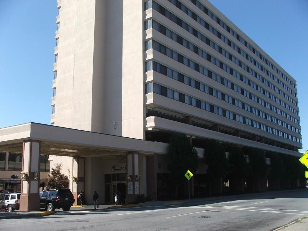 Hotel Doubletree By Hilton Poughkeepsie Extérieur photo