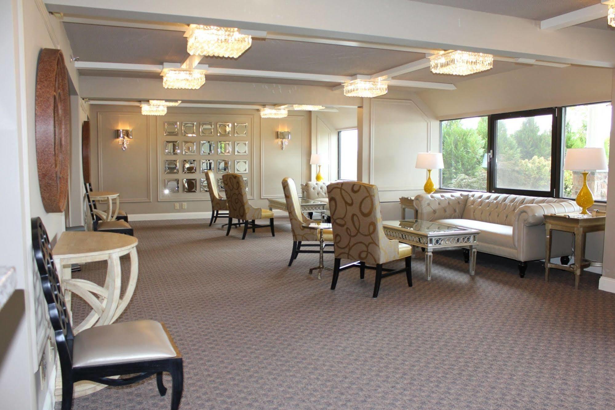 Hotel Doubletree By Hilton Poughkeepsie Extérieur photo